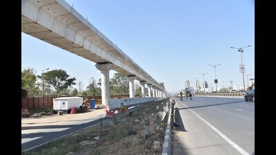The PMC has requested the state government for funds for acquiring land for the roads connecting Lohegaon Airport and Hadapsar Railway Terminus among others. (HT PHOTO) The PMC has requested the state government for funds for acquiring land for the roads connecting Lohegaon Airport and Hadapsar Railway Terminus among others. (HT PHOTO)