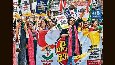 Thiruvananthapuram: Mahila Congress activists stage a protest demanding a case against the perpetrators named in the Hema Committee report, Thiruvananthapuram, Wednesday, Aug. 21, 2024. (PTI Photo)(PTI08_21_2024_000138B) (PTI) Thiruvananthapuram: Mahila Congress activists stage a protest demanding a case against the perpetrators named in the Hema Committee report, Thiruvananthapuram, Wednesday, Aug. 21, 2024. (PTI Photo)(PTI08_21_2024_000138B) (PTI)