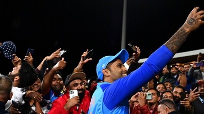 Fans almost entered the ground for selfies with Suryakumar Yadav Fans almost entered the ground for selfies with Suryakumar Yadav