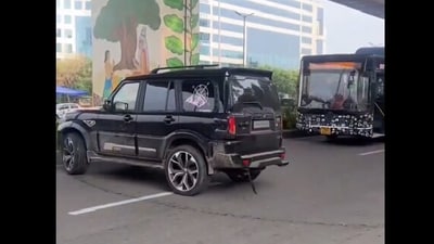 The SUV blocked the way of a running bus while performing stunts on the road. The SUV blocked the way of a running bus while performing stunts on the road.