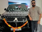 Salman Khan's bodyguard Shera recently bought a Range Rover for himself. Salman Khan's bodyguard Shera recently bought a Range Rover for himself.