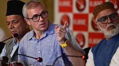Kashmir, India - August. 19, 2024: National Conference vice president Omar Abdullah addresses a press conference in Srinagar,on 19 August 2024.(Photo By Waseem Andrabi /Hindustan Times)--