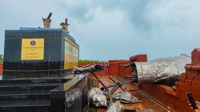 Malvan: A statue of Chhatrapati Shivaji Maharaj, erected by the Navy and inaugurated by Prime Minister Narendra Modi last year, collapses at Rajkot Fort, in Malvan. (PTI file photo) Malvan: A statue of Chhatrapati Shivaji Maharaj, erected by the Navy and inaugurated by Prime Minister Narendra Modi last year, collapses at Rajkot Fort, in Malvan. (PTI file photo)