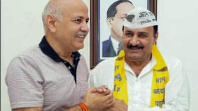 Ram Chander with AAP leader Manish Sisodia in New Delhi on Thursday. (Manish Sisodia-X) Ram Chander with AAP leader Manish Sisodia in New Delhi on Thursday. (Manish Sisodia-X)
