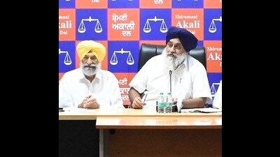 SAD chief Sukhbir Singh Badal with Balwinder Singh Bhundar. (HT File) SAD chief Sukhbir Singh Badal with Balwinder Singh Bhundar. (HT File)