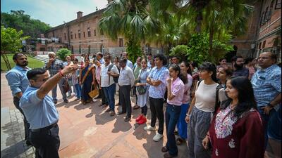 Students get a tour of their new college during the induction day at Miranda House, North Campus in New Delhi on Wednesday. (Sanchit Khanna/HT Photo) Students get a tour of their new college during the induction day at Miranda House, North Campus in New Delhi on Wednesday. (Sanchit Khanna/HT Photo)
