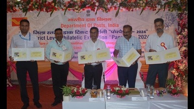 The opening ceremony saw the presence of chief postmaster general, Haryana circle, Ambala, Sanjay Singh, and DAV school principal Anil Kumar Pathak. (Sant Arora/HT) The opening ceremony saw the presence of chief postmaster general, Haryana circle, Ambala, Sanjay Singh, and DAV school principal Anil Kumar Pathak. (Sant Arora/HT)