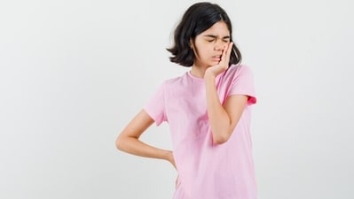Mouth ulcers near to the back of the throat, more than one centimeter in diameter and refusing to recover after three weeks can indicate oral cancer. (Freepik) Mouth ulcers near to the back of the throat, more than one centimeter in diameter and refusing to recover after three weeks can indicate oral cancer. (Freepik)