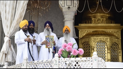 Jathedar Giani Raghbir Singh (centre) announcing the decision from Akal Takht in the Golden Temple complex in Amritsar on Friday. He was accompanied by Takht Damdama Sahib jathedar Giani Harpreet Singh and Takht Kesgarh Sahib jathedar Giani Sultan Singh. (Sameer Sehgal/HT) Jathedar Giani Raghbir Singh (centre) announcing the decision from Akal Takht in the Golden Temple complex in Amritsar on Friday. He was accompanied by Takht Damdama Sahib jathedar Giani Harpreet Singh and Takht Kesgarh Sahib jathedar Giani Sultan Singh. (Sameer Sehgal/HT)