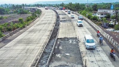 Mumbai, India. June 11, 2024: National Highways Authority repaired the recently constructed RCC road at Vashi Naka in Raigad district. The Mumbai-Goa Highway, known as MH66, is in poor condition. Potholes on newly (RCC) construction and old road 84 Km stretch between Panvel to Indapur. (Photo by Raju Shinde/HT Photo) Mumbai, India. June 11, 2024: National Highways Authority repaired the recently constructed RCC road at Vashi Naka in Raigad district. The Mumbai-Goa Highway, known as MH66, is in poor condition. Potholes on newly (RCC) construction and old road 84 Km stretch between Panvel to Indapur. (Photo by Raju Shinde/HT Photo)