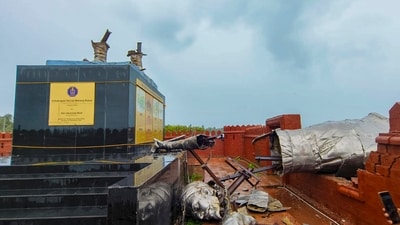 A statue of Chhatrapati Shivaji Maharaj, erected by the Navy and inaugurated by Prime Minister Narendra Modi last year, collapses at Rajkot Fort, in Malvan, Monday. (PTI)