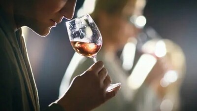 Heavy alcohol use can lead to multiple health disorders, such as liver disease, heart problems, declining cognitive function, and accelerated aging. (Unsplash) Heavy alcohol use can lead to multiple health disorders, such as liver disease, heart problems, declining cognitive function, and accelerated aging. (Unsplash)