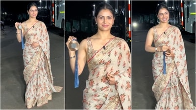 Manu Bhaker turns heads in stunning saree look at KBC set. (HT photo/VarinderChawla) Manu Bhaker turns heads in stunning saree look at KBC set. (HT photo/VarinderChawla)