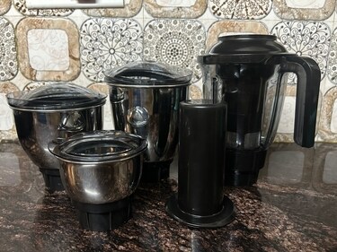 The Crompton Ameo Pro mixer grinder includes a liquidising jar, dry grinding jar, chutney jar, and juicer jar, all crafted to simplify your kitchen tasks. The Crompton Ameo Pro mixer grinder includes a liquidising jar, dry grinding jar, chutney jar, and juicer jar, all crafted to simplify your kitchen tasks.
