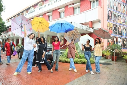 Girls stepped out in style putting their best step forward, on their first day of college, with umbrellas in tow!

(L-R) Amulyaa Kashyap, Kavya, Simran Soni, Naira Gambhir, Astha Jaiswal, Bhavya Panwar