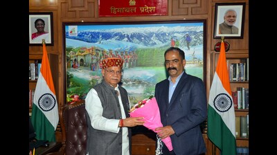 Himachal governor Shiv Pratap Shukla being felicitated by rural development and panchayati raj minister Anirudh Singh during a meeting to run a special campaign against drug abuse at Raj Bhavan in Shimla on Saturday. (ANI)