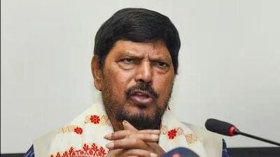 Union minister of state for social justice and empowerment and president of the Republican Party of India (RPI), Ramdas Athawale, said his party will try to form an alliance with the ruling BJP for Haryana’s assembly elections in 2024. (HT File)