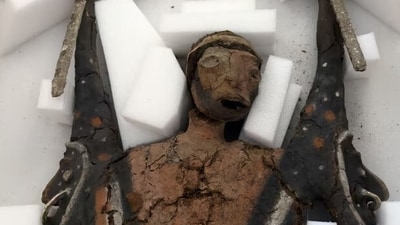 A rambaramp effigy containing the skull of a man, is pictured in a one of the five crates of sacred human relics repatriated by the U.S., after it was seized in New York by the FBI in 2016 from a deceased art collector, in Port Vila, Vanuatu August 29, 2024. (REUTERS/Mark Lowen) A rambaramp effigy containing the skull of a man, is pictured in a one of the five crates of sacred human relics repatriated by the U.S., after it was seized in New York by the FBI in 2016 from a deceased art collector, in Port Vila, Vanuatu August 29, 2024. (REUTERS/Mark Lowen)
