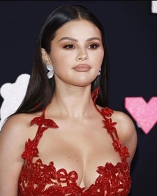 Selena Gomez on botox Selena Gomez on botox