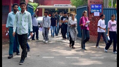 Candidates walk out of a centre after the NDA exam in Ludhiana on Sunday. (Manish/Hindustan Times) Candidates walk out of a centre after the NDA exam in Ludhiana on Sunday. (Manish/Hindustan Times)