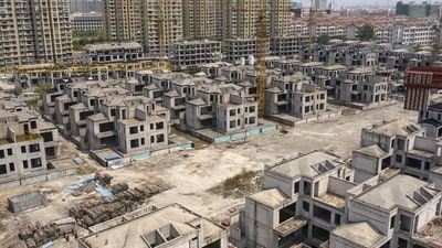 China’s residential slump deepened in August, as expectations of a further drop in new-home prices hampered the country’s efforts to cushion the downturn. (Bloomberg) China’s residential slump deepened in August, as expectations of a further drop in new-home prices hampered the country’s efforts to cushion the downturn. (Bloomberg)