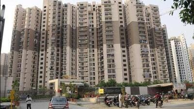 Residents said the apartment owners association (AOA) is exploiting them using ”inflated electricity bills” and also accused the AOA of “meter tampering (HT Photo)
