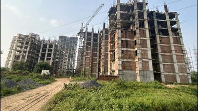 The Unitech South Parks project in Gurugram Sector 70 near SPR Road on Sunday. (Parveen Kumar/HT Photo) The Unitech South Parks project in Gurugram Sector 70 near SPR Road on Sunday. (Parveen Kumar/HT Photo)