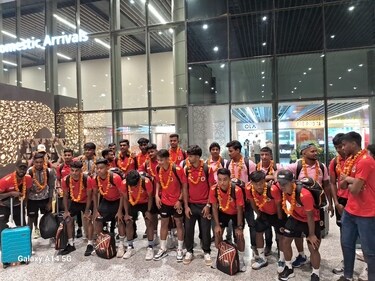 East Bengal team on their arrival in Lucknow East Bengal team on their arrival in Lucknow