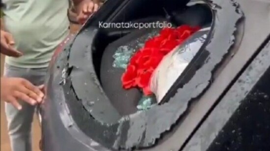 Burglars allegedly attack tourists in Karnataka's Kodagu, smash car widows with rods. VIDEO