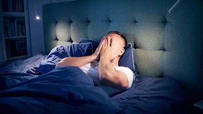 Panic: When a panic attack hits us in the middle of the day, we can try square breathing or belly breathing to calm ourselves. We can also do butterfly taps. (Unsplash) Panic: When a panic attack hits us in the middle of the day, we can try square breathing or belly breathing to calm ourselves. We can also do butterfly taps. (Unsplash)