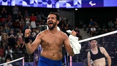 Nitesh Kumar celebrates after winning gold against Daniel Bethell of Britain in badminton SL3 class at the Paris Paralympics. (REUTERS) Nitesh Kumar celebrates after winning gold against Daniel Bethell of Britain in badminton SL3 class at the Paris Paralympics. (REUTERS)