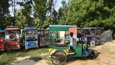 Officials had announced last week that Hapur Road, connecting Ghaziabad city to NH-9, will be out of bounds for e-rickshaws as these vehicles were hindering the flow of fast-moving traffic. (Sakib Ali/HT Photo)