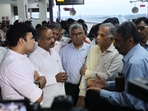 Bengaluru MPs take peak hour metro ride to understand commuter problems, submit suggestions to BMRCL for improvement