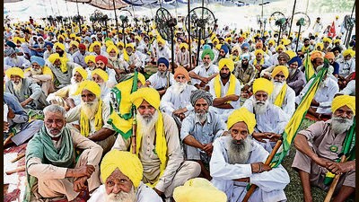 As many as 5,000 farmers have assembled at the Sector 34 Exhibition Ground. (Keshav Singh/ HT) As many as 5,000 farmers have assembled at the Sector 34 Exhibition Ground. (Keshav Singh/ HT)