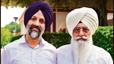 Jasdeep Singh Gill (left) with Radha Soami Satsang Beas (RSSB) spiritual head Baba Gurinder Singh Dhillon. (Sourced)