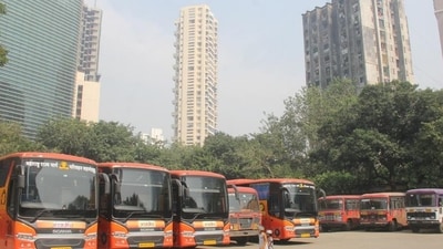 The strike's effects are apparent in the Mumbai Metropolitan Region and other cities and towns of Maharashtra. (Photo by Bhushan Koyande/HT) (Hindustan Times) The strike's effects are apparent in the Mumbai Metropolitan Region and other cities and towns of Maharashtra. (Photo by Bhushan Koyande/HT) (Hindustan Times)