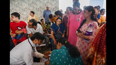 Residents allege the problem originated after the society’s water tanks were cleaned up three days ago. Later, the water supplied from these tanks caused widespread sickness among the residents, particularly in tower C4, C5, C6 and C7. (Sunil Ghosh/HT Photo) Residents allege the problem originated after the society’s water tanks were cleaned up three days ago. Later, the water supplied from these tanks caused widespread sickness among the residents, particularly in tower C4, C5, C6 and C7. (Sunil Ghosh/HT Photo)