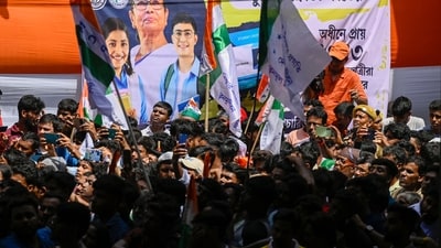 The student wing of the Trinamool Congress suspended a senior member for his alleged presence at the crime scene at RG Kar hospital (Photo by Samir Jana/ Hindustan Times) (Hindustan Times) The student wing of the Trinamool Congress suspended a senior member for his alleged presence at the crime scene at RG Kar hospital (Photo by Samir Jana/ Hindustan Times) (Hindustan Times)