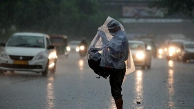For national capital Delhi, the agency has sounded a yellow alert, predicting heavy showers on Tuesday. (PTI) For national capital Delhi, the agency has sounded a yellow alert, predicting heavy showers on Tuesday. (PTI)