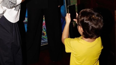 Jeh could not stop clicking pictures of mama Kareena Kapoor as she got her hair and make-up done ahead of the trailer launch event. 