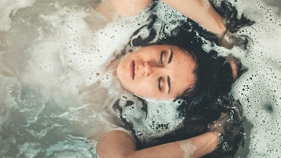 Soak your weary body in a warm bath. It relaxes you and washes away the day’s tension, uncoiling all the stress from your muscles and relieving the stiffness in your joints. A warm bath is a much-needed respite from the long day's rush. (Pexels) Soak your weary body in a warm bath. It relaxes you and washes away the day’s tension, uncoiling all the stress from your muscles and relieving the stiffness in your joints. A warm bath is a much-needed respite from the long day's rush. (Pexels)