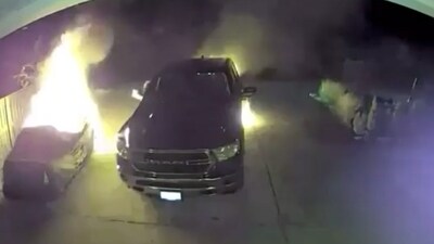 New video of firing outside AP Dhillon's house in Canada's Vancouver surfaces (Twitter) New video of firing outside AP Dhillon's house in Canada's Vancouver surfaces (Twitter)