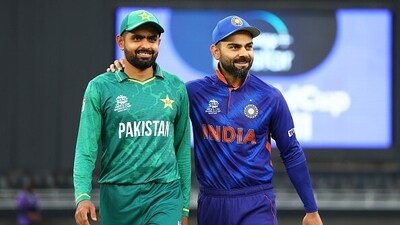 Babar Azam (L) and Virat Kohli during the India vs Pakistan T20 World Cup match in 2021. (Getty) Babar Azam (L) and Virat Kohli during the India vs Pakistan T20 World Cup match in 2021. (Getty)