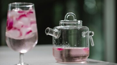 Rose water eye drops: Rose water is soothing and cooling, reducing redness and tiredness in the eyes. Use pure rose water as eye drops, placing 2-3 drops in each eye. (Pexels) Rose water eye drops: Rose water is soothing and cooling, reducing redness and tiredness in the eyes. Use pure rose water as eye drops, placing 2-3 drops in each eye. (Pexels)