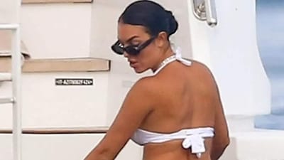 In January of 2017, Ronaldo unofficially declared his relationship with Georgina as they turned up together for the first time in public at the FIFA Football Awards. Four months later, in May, Ronaldo ad Georgina revealed on Instagram that the two were dating, making it official. (Spread Pictures/Mega) In January of 2017, Ronaldo unofficially declared his relationship with Georgina as they turned up together for the first time in public at the FIFA Football Awards. Four months later, in May, Ronaldo ad Georgina revealed on Instagram that the two were dating, making it official. (Spread Pictures/Mega)