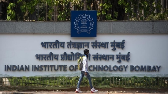 IIT-Bombay's placement saw an average package of ₹23.5 lakh. Despite fewer students placed, 75% secured jobs. Key sectors included finance, AI, and consulting, with 22 offers above ₹1 crore.