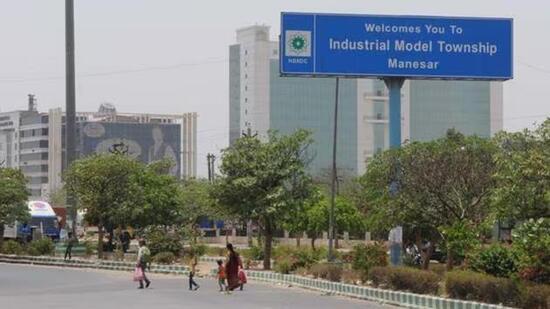 The bench said the IT industrial plots were advertised at a higher rate of ₹22,885 per square metre. It said the respondent company, Wyan Industries Ltd, applied for these plots and got allotment at the said rate, and even deposited the earnest amount to secure the allotment. (HT File)