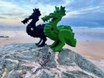 Two Lego dragons that plunged into the sea in 1997 Two Lego dragons that plunged into the sea in 1997