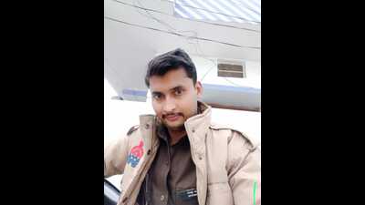 Accused in winter uniform of police constables (HT Photo) Accused in winter uniform of police constables (HT Photo)