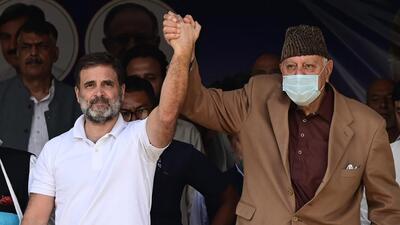 Congress leader Rahul Gandhi and National Conference president Farooq Abdullah addressing the crowd during a rally in Dooru, Anantnag. (Waseem Andrabi /HT) Congress leader Rahul Gandhi and National Conference president Farooq Abdullah addressing the crowd during a rally in Dooru, Anantnag. (Waseem Andrabi /HT)